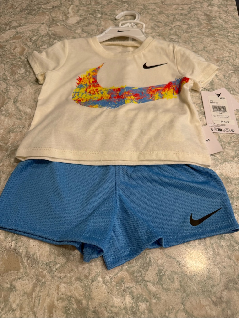 NWT Nike Baby Boys Swoosh T-Shirt Shorts Set 12M